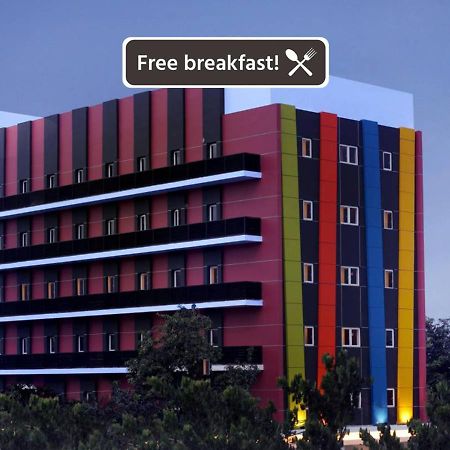 Amaris Hotel Senen Jakarta Extérieur photo
