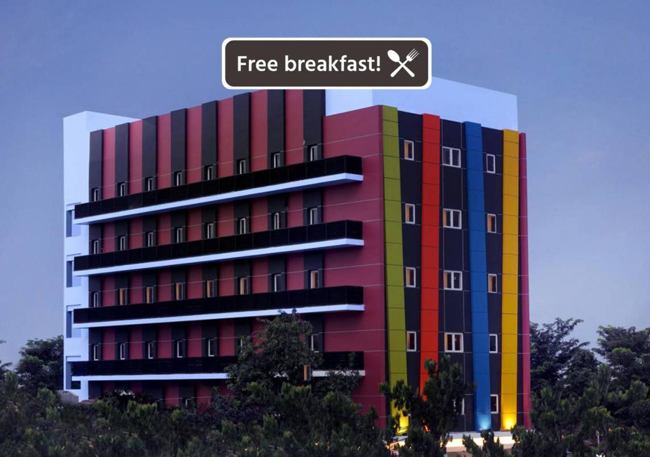 Amaris Hotel Senen Jakarta Extérieur photo