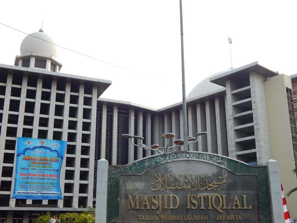 Amaris Hotel Senen Jakarta Extérieur photo